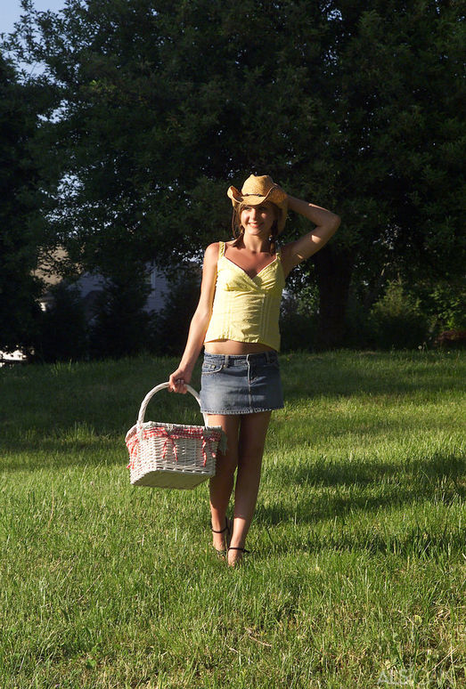 Nadia Taylor - Cowgirl Picnic - ALS Scan