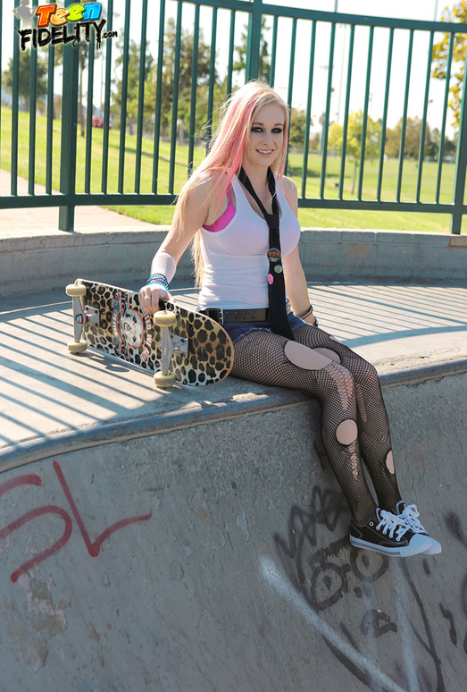 Pop Punk Pussy - Avril Vagine