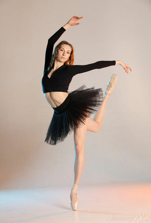 Annett A - Black Swan - Stunning 18