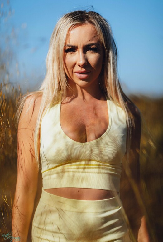 Beth Morgan - Fields With Gold