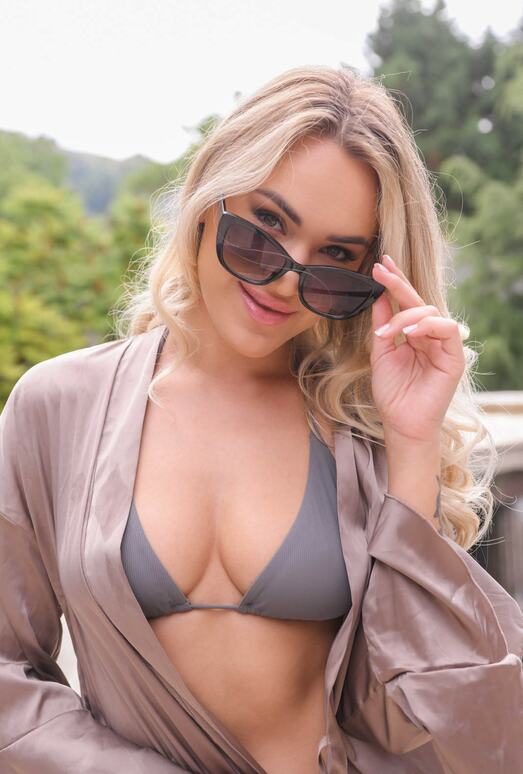 Have you Seen How Merida Sat Treats the Service? - Private