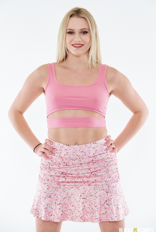 Chloe Rose Gets Her Unemployed Boyfriend To Do Some Dirty Wo