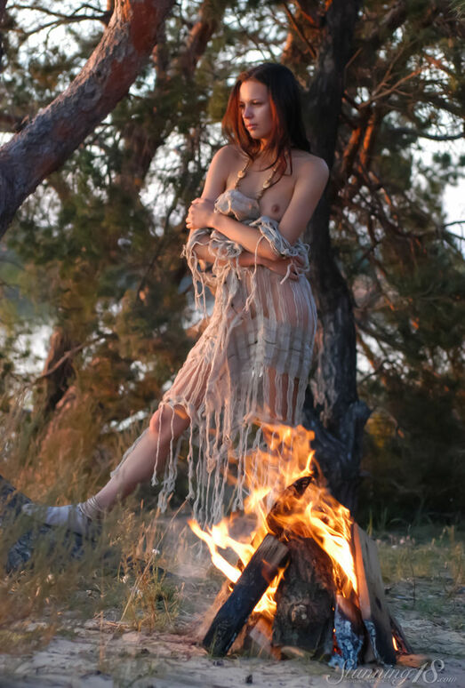 Alida S, Evanthe L - Evanthe - We Made Fire - Stunning 18