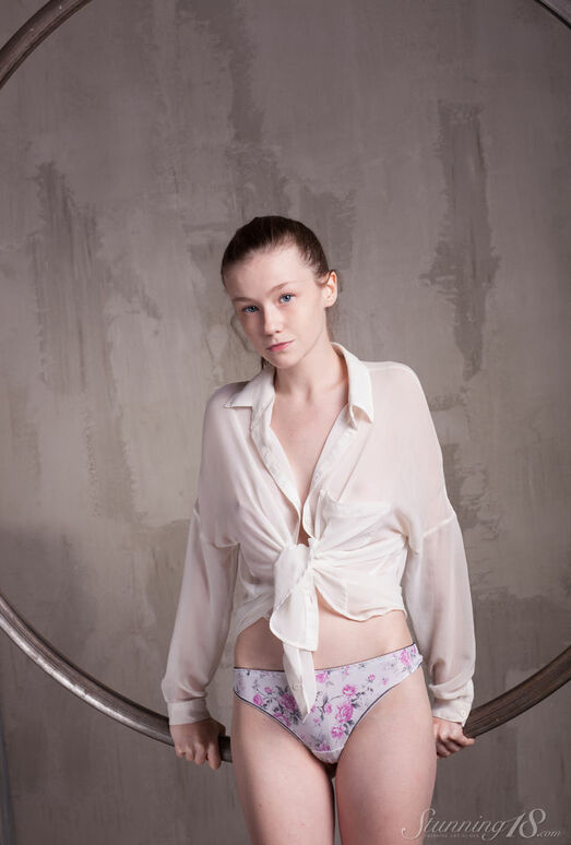 Emily Bloom - My Sweet Parrot - Stunning 18