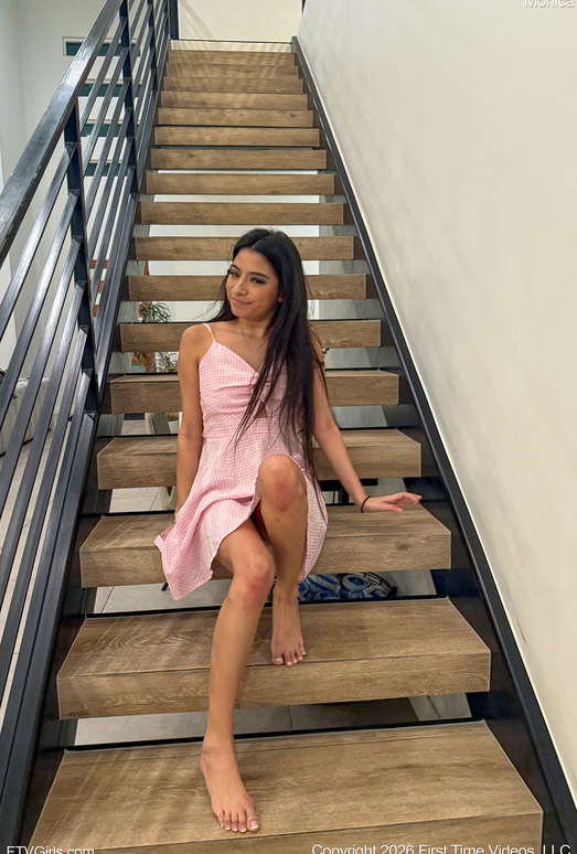Monica - Bathroom Finale - FTV Girls
