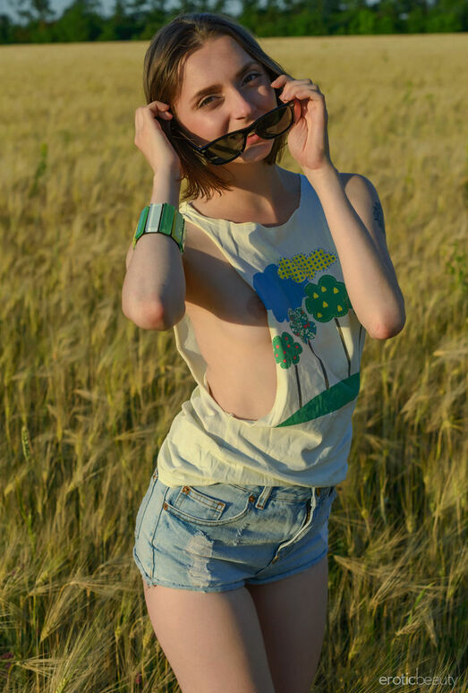 Zhy Zhy - Harvest - Erotic Beauty