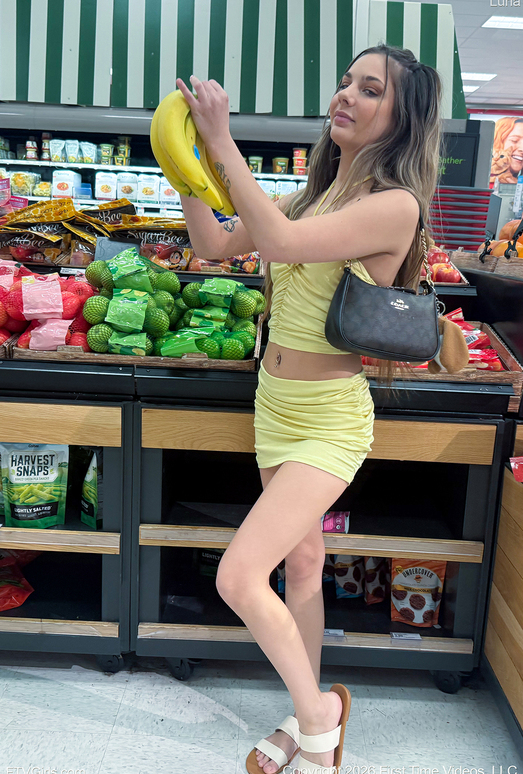 Luna - Imagine Shopping - FTV Girls