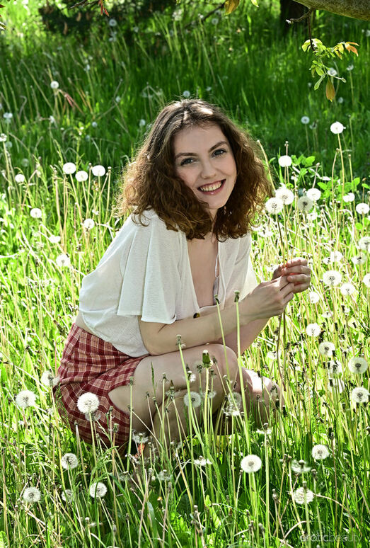 Presenting Julia Jacobs - Erotic Beauty