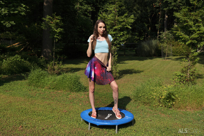 Brooke Johnson - Jump Around - ALS Scan