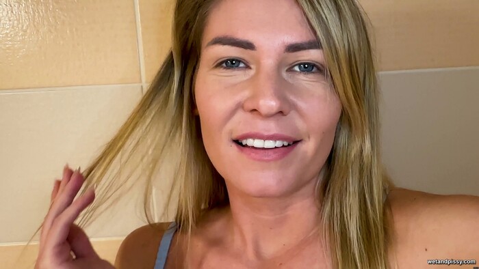 Naughty Claudia Macc enjoys amateur piss play