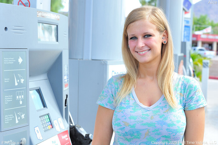 Alice - DDs In Public - FTV Girls