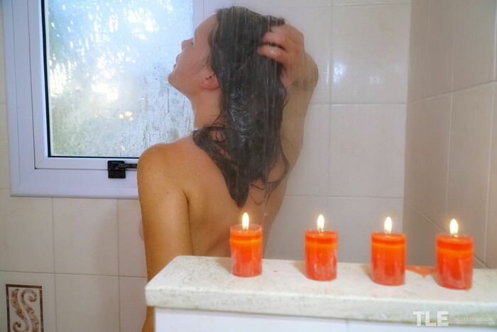 Gaia Sofia - Exciting Shower 1 - The Life Erotic