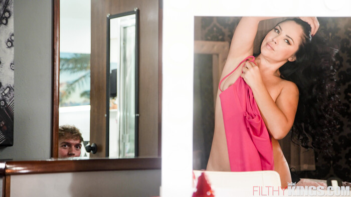 Kristina Rose - Welcome Home - Filthy Kings