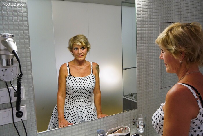 Amy D, Claire Benz - Karup's